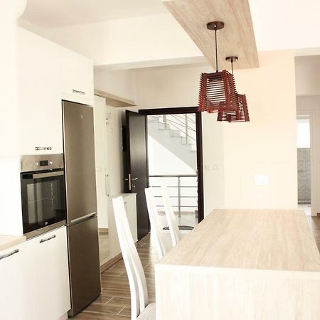 סרנדה Alexandra'S Apartments מראה חיצוני תמונה