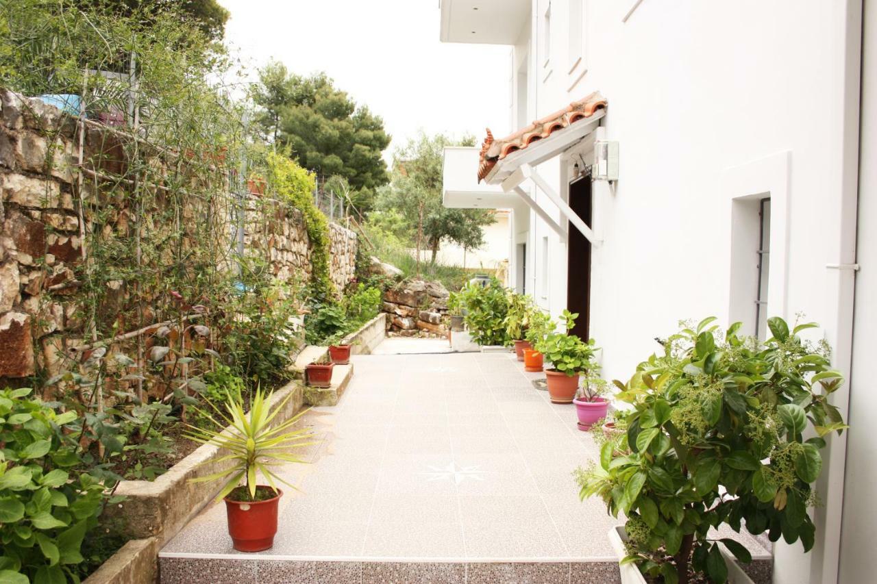 סרנדה Alexandra'S Apartments מראה חיצוני תמונה
