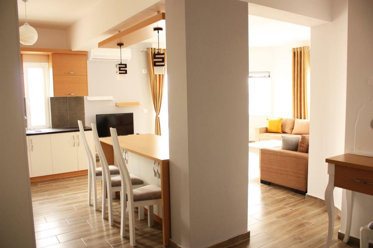 סרנדה Alexandra'S Apartments מראה חיצוני תמונה