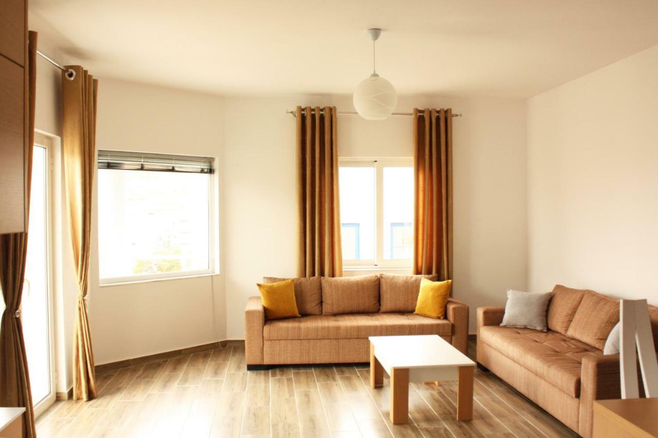 סרנדה Alexandra'S Apartments מראה חיצוני תמונה