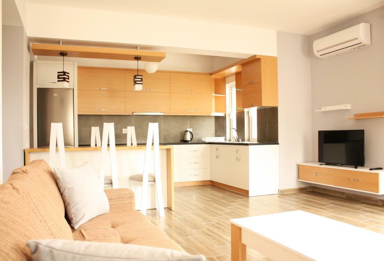 סרנדה Alexandra'S Apartments מראה חיצוני תמונה
