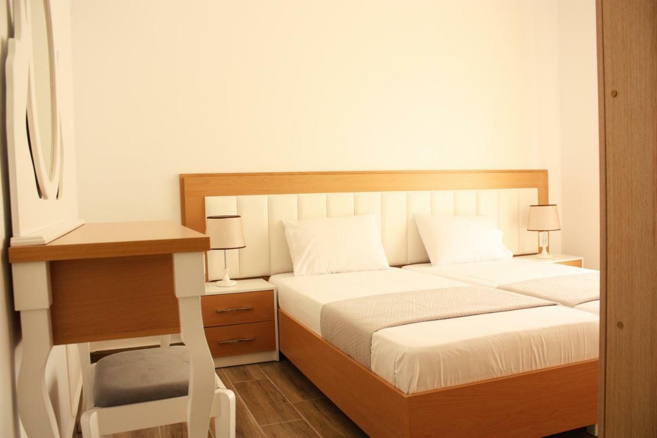 סרנדה Alexandra'S Apartments מראה חיצוני תמונה