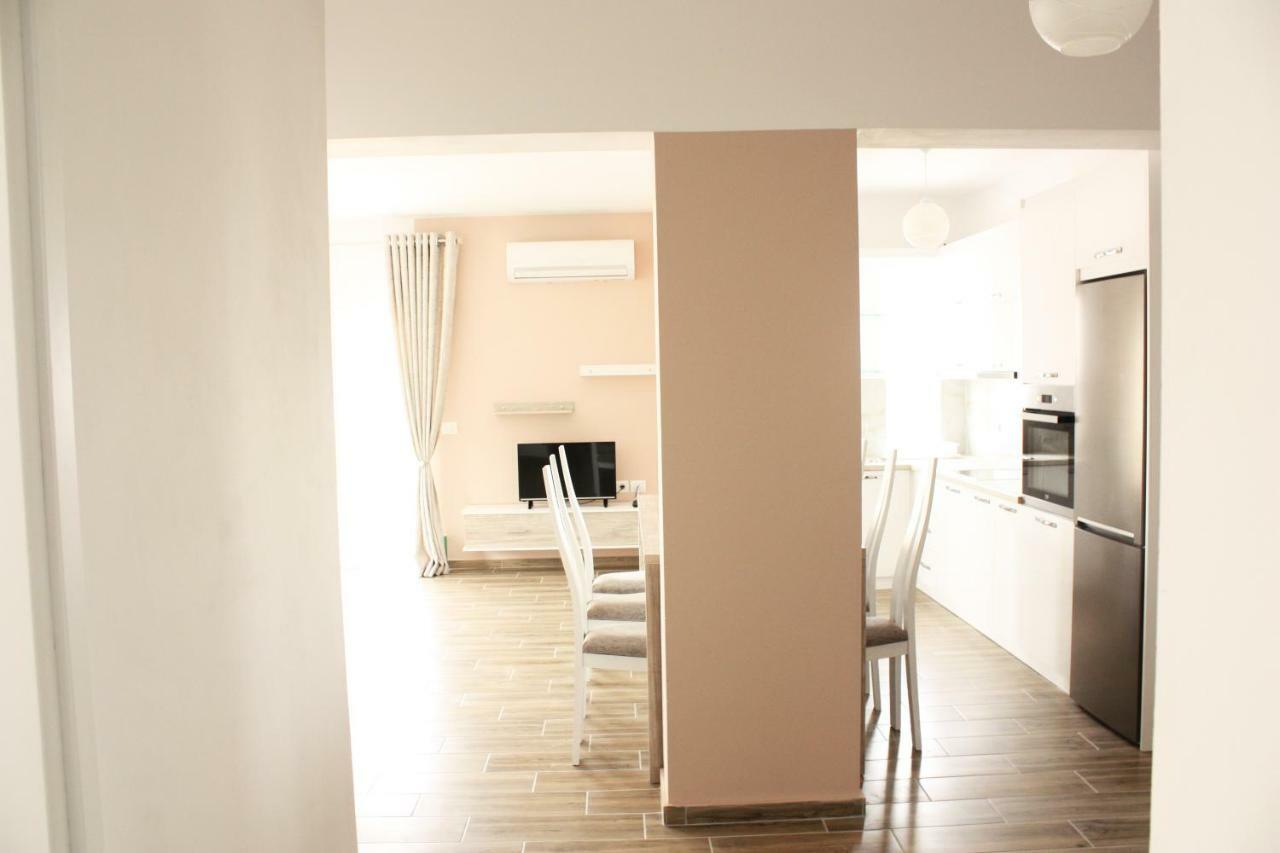 סרנדה Alexandra'S Apartments מראה חיצוני תמונה