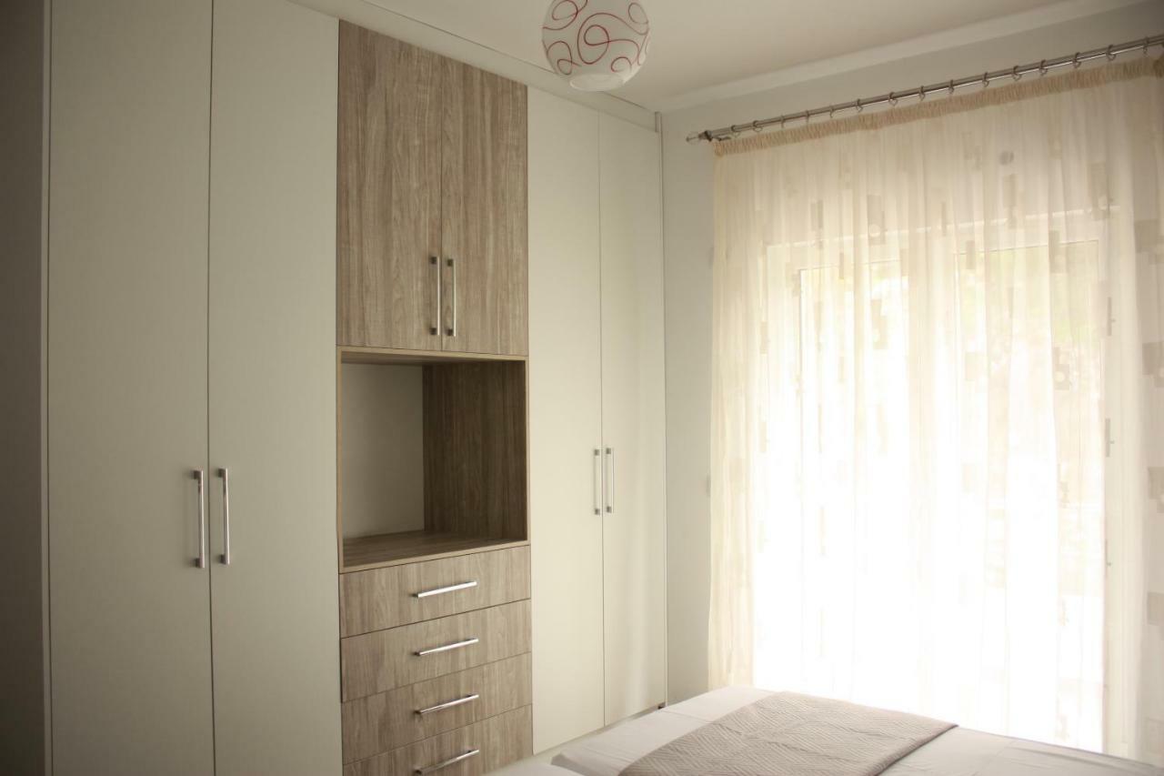 סרנדה Alexandra'S Apartments מראה חיצוני תמונה