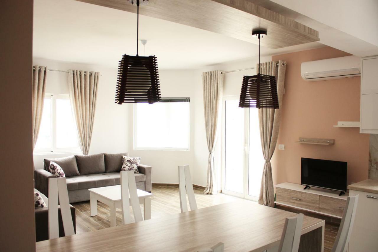 סרנדה Alexandra'S Apartments מראה חיצוני תמונה