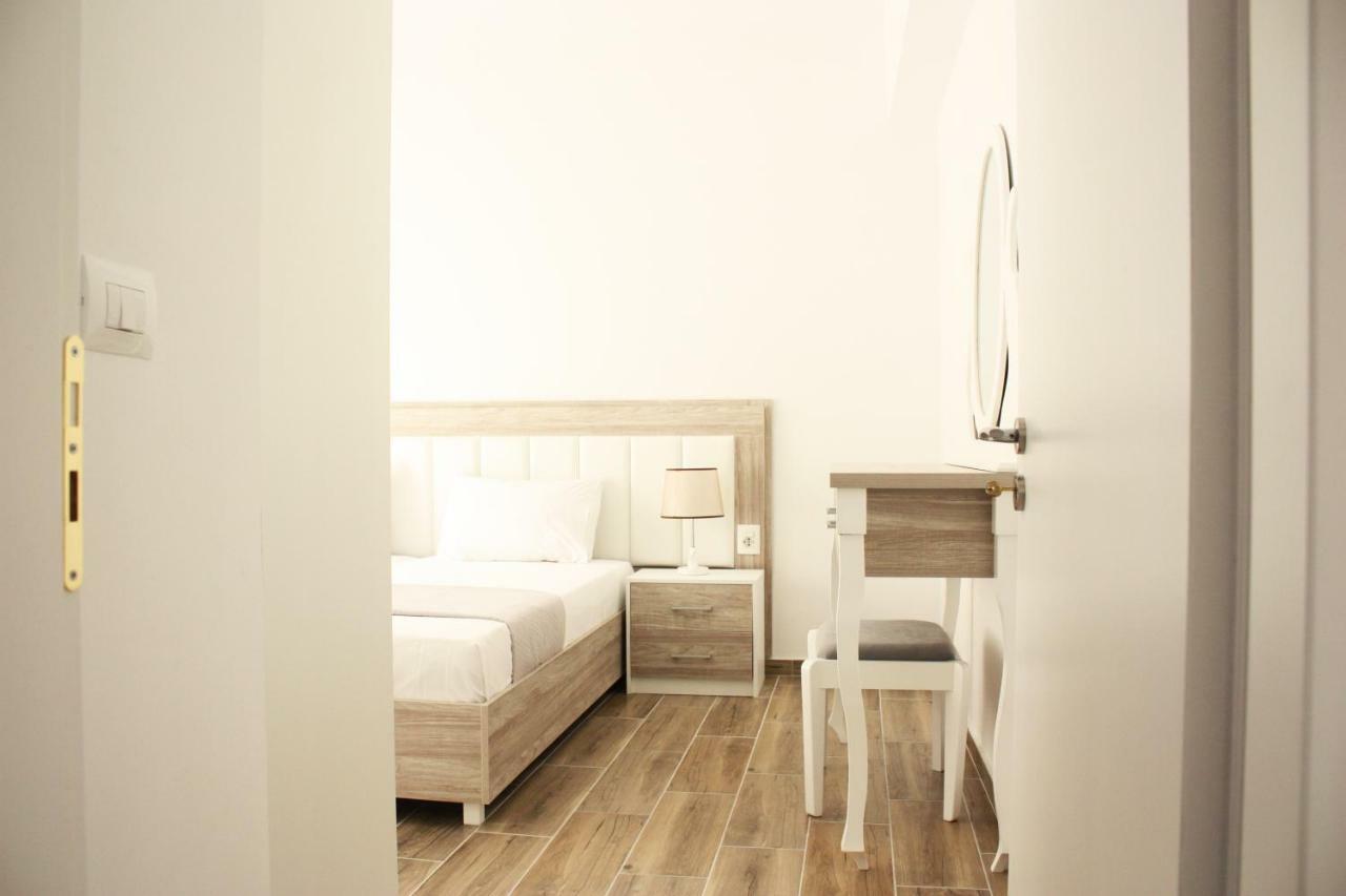 סרנדה Alexandra'S Apartments מראה חיצוני תמונה