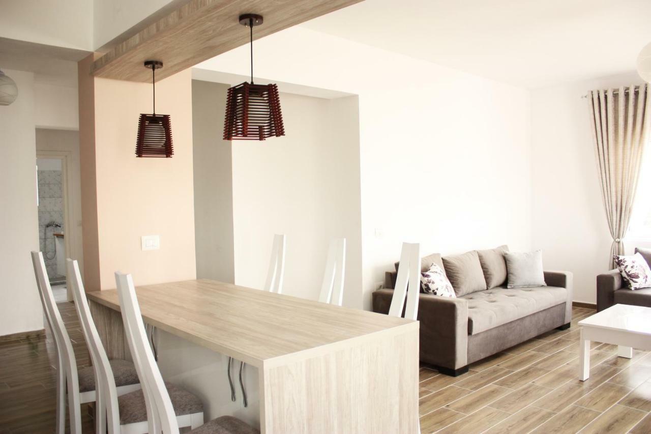 סרנדה Alexandra'S Apartments מראה חיצוני תמונה