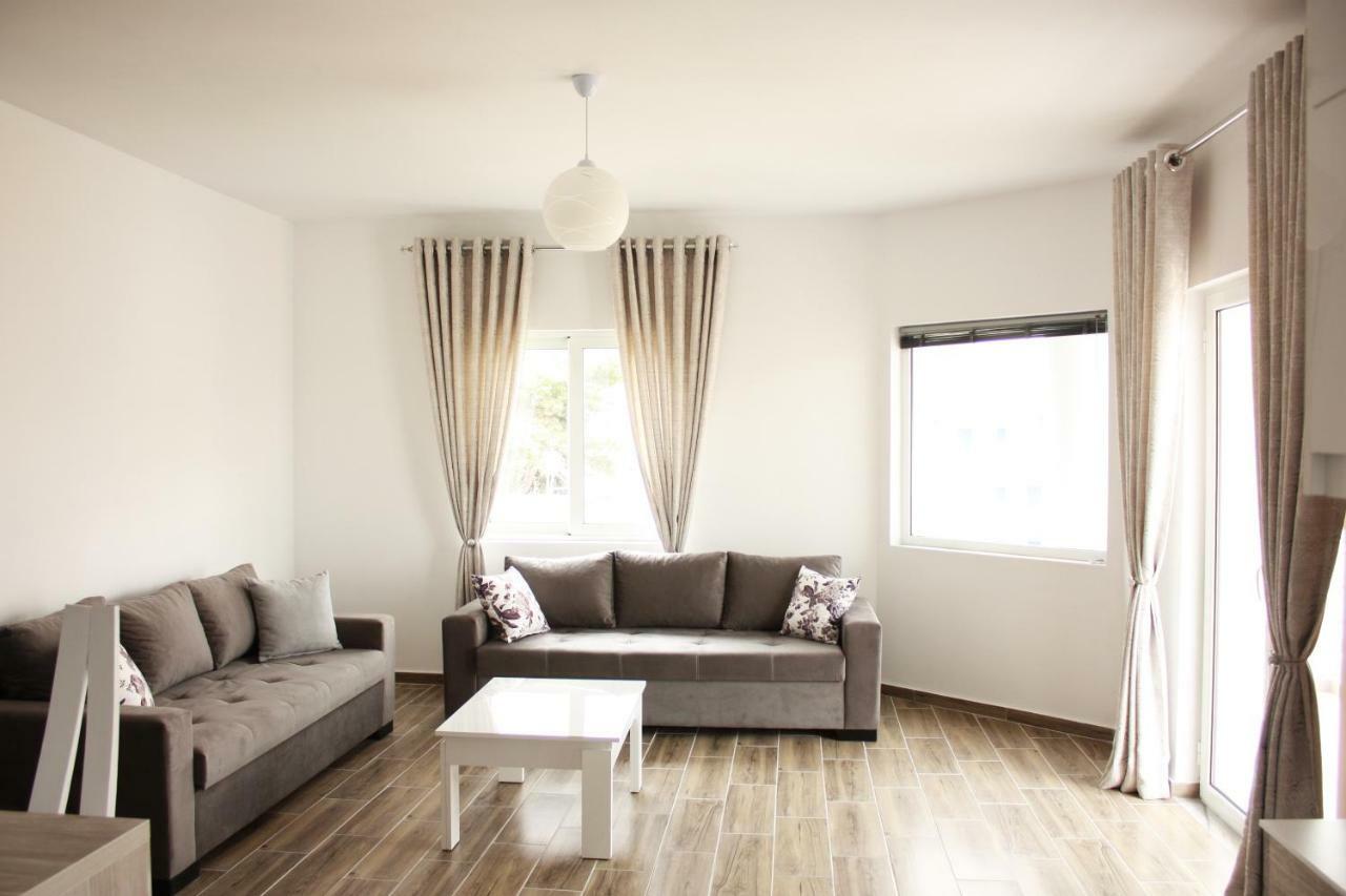 סרנדה Alexandra'S Apartments מראה חיצוני תמונה