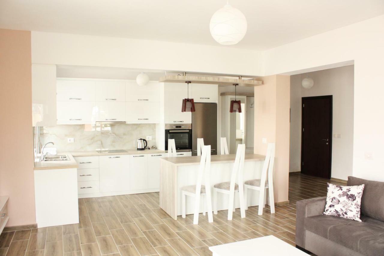 סרנדה Alexandra'S Apartments מראה חיצוני תמונה
