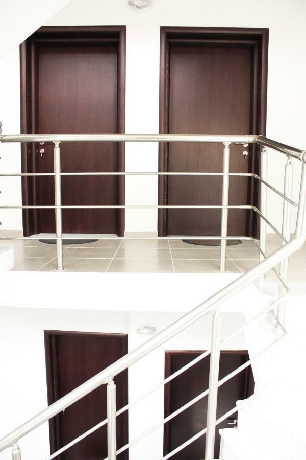 סרנדה Alexandra'S Apartments מראה חיצוני תמונה