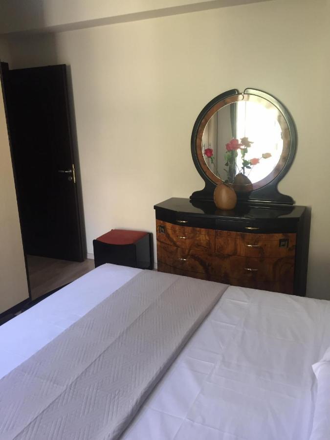 סרנדה Alexandra'S Apartments מראה חיצוני תמונה