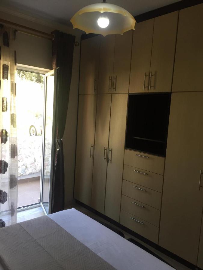 סרנדה Alexandra'S Apartments מראה חיצוני תמונה