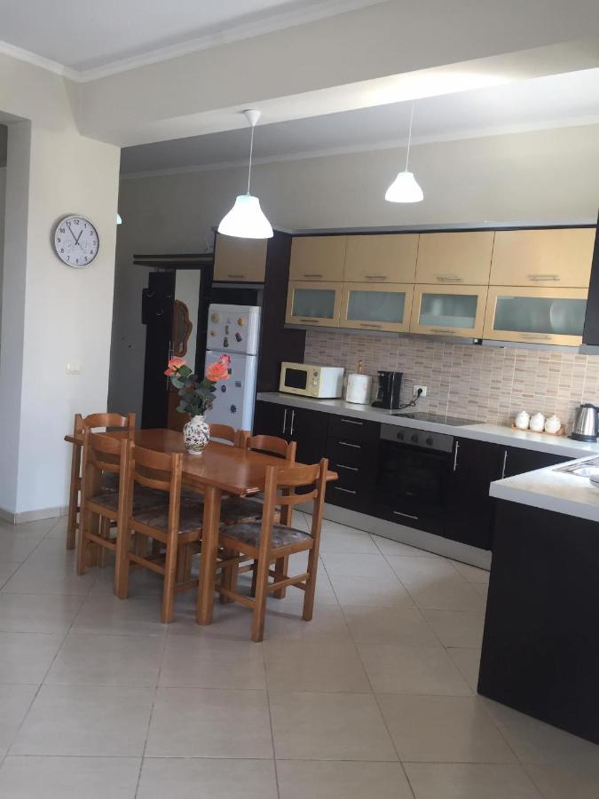 סרנדה Alexandra'S Apartments מראה חיצוני תמונה