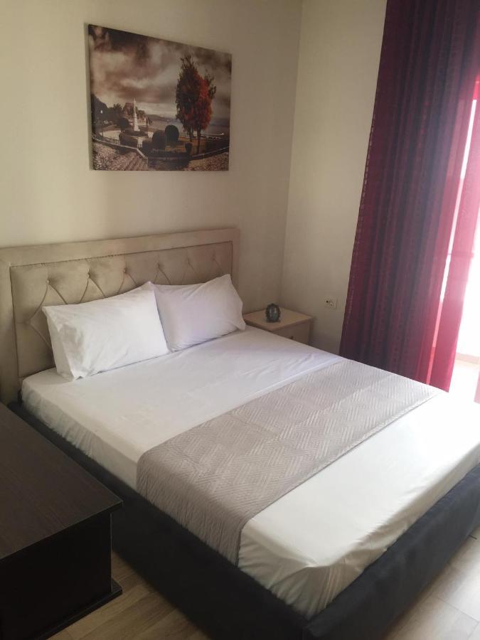סרנדה Alexandra'S Apartments מראה חיצוני תמונה