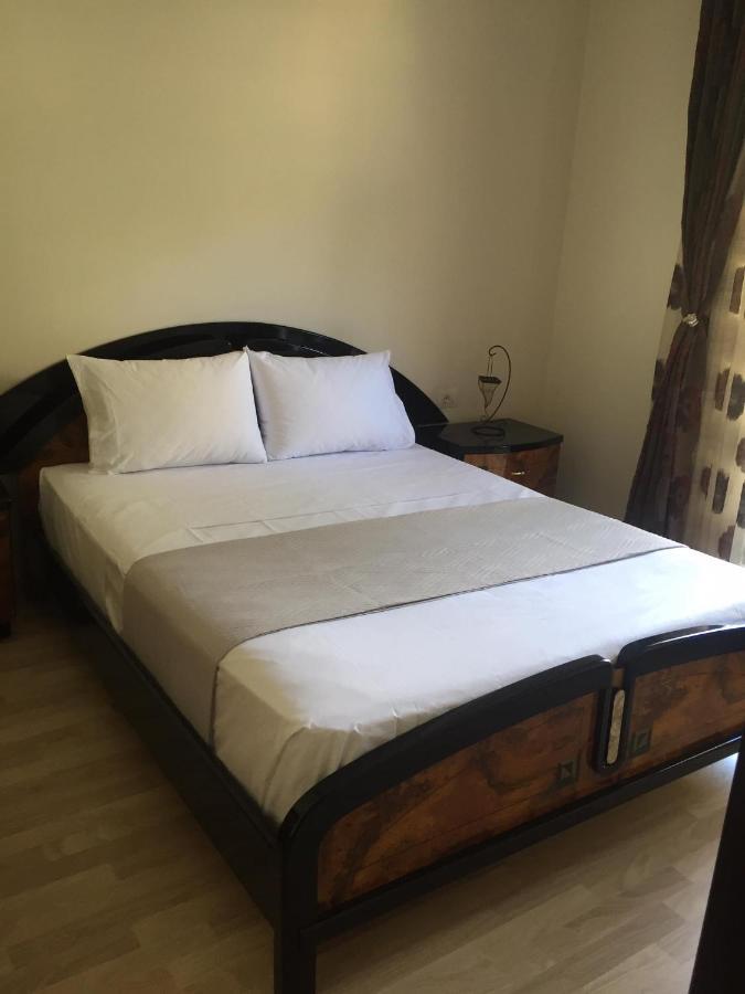 סרנדה Alexandra'S Apartments מראה חיצוני תמונה