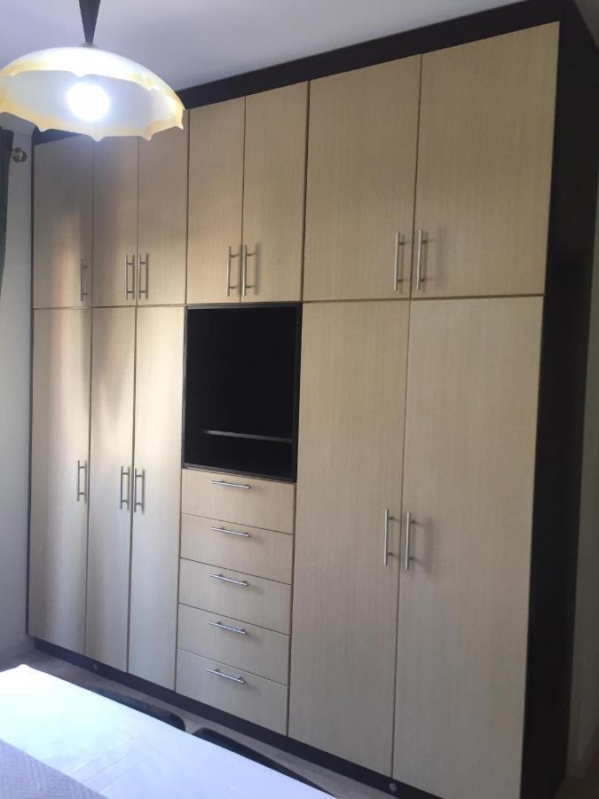 סרנדה Alexandra'S Apartments מראה חיצוני תמונה