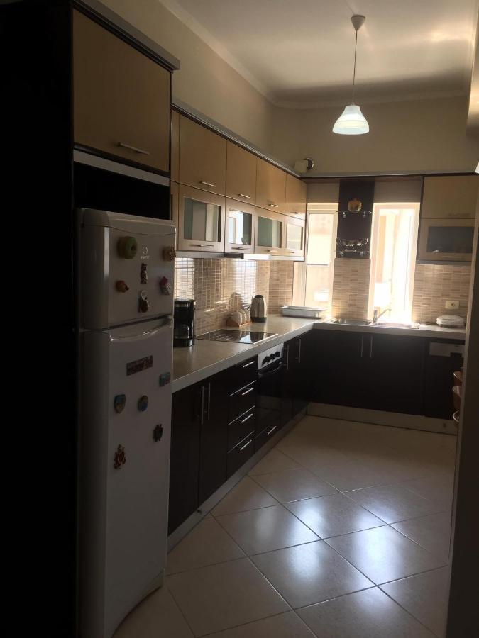 סרנדה Alexandra'S Apartments מראה חיצוני תמונה