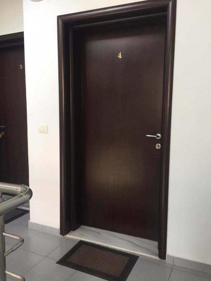 סרנדה Alexandra'S Apartments מראה חיצוני תמונה