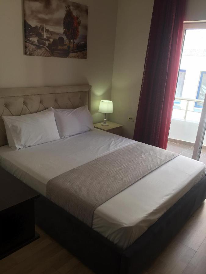 סרנדה Alexandra'S Apartments מראה חיצוני תמונה